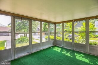 128 W Broad St in Paulsboro, NJ - Building Photo - Building Photo