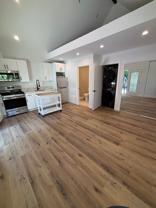 6676 Colgate Ave, Unit 6676.5 Colgate