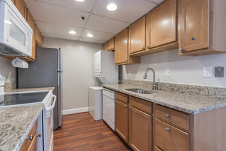 5911 Edsall Rd, Unit 1111 in Alexandria, VA - Building Photo - Building Photo