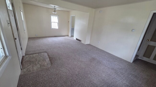 121 Clinton St in Austin, MN - Building Photo - Building Photo