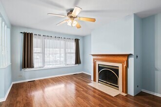 1230 Hemlock Dr in Elk Grove Village, IL - Building Photo - Building Photo