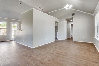 1113 Harvest Hill Ln in Lancaster, TX - Building Photo - Building Photo