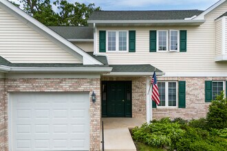 Bayside Pointe in Williams Bay, WI - Foto de edificio - Building Photo