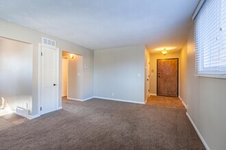 316 N 35th St, Unit 8 in Omaha, NE - Foto de edificio - Building Photo