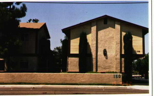 Mollison Gardens in El Cajon, CA - Foto de edificio - Building Photo