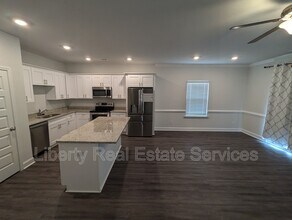 340 Gov Gwinnett Way in Pooler, GA - Foto de edificio - Building Photo
