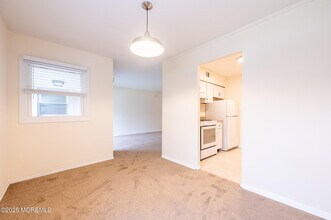 2137 8th Ave in Sea Girt, NJ - Building Photo - Building Photo