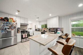 5034 Darnell St in Houston, TX - Building Photo - Building Photo