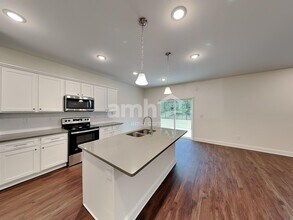 3860 Chivalry Dr in Douglasville, GA - Foto de edificio - Building Photo