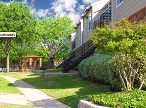 Cedar Point Apartments in Seagoville, TX - Building Photo - Building Photo