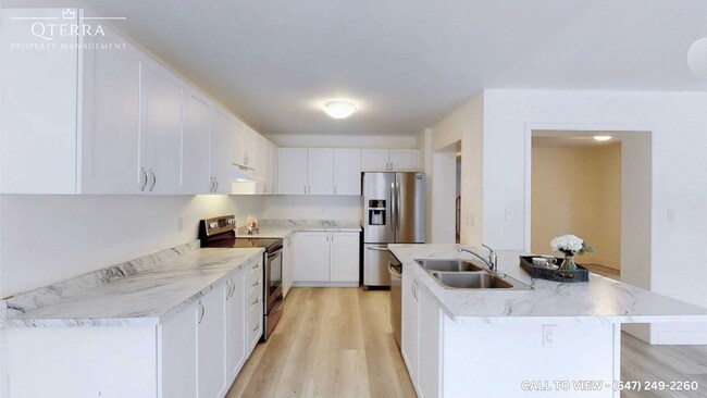 1-547 Windfields Farm Dr W in Oshawa, ON - Building Photo - Building Photo