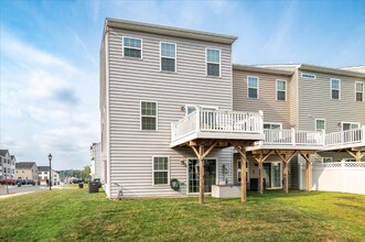 111 Half Moon Way in Fredericksburg, VA - Building Photo - Building Photo