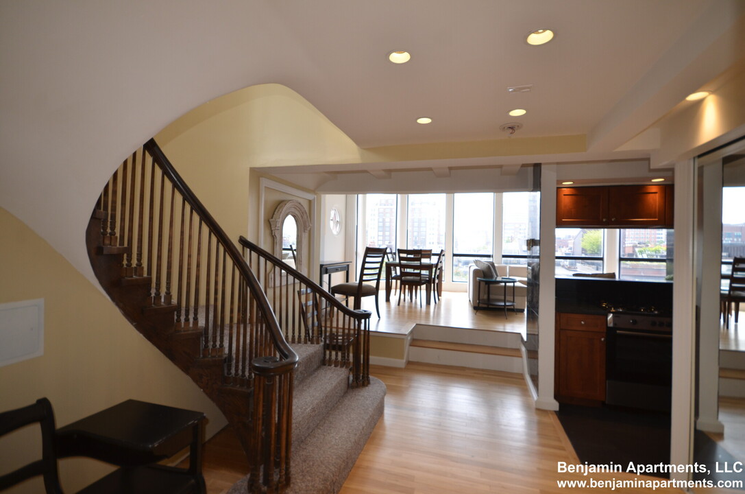 113 Beacon St, Unit PH in Boston, MA - Building Photo