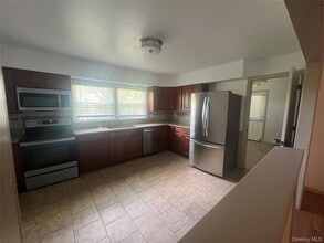 39 West Ave in Putnam Valley, NY - Building Photo - Building Photo