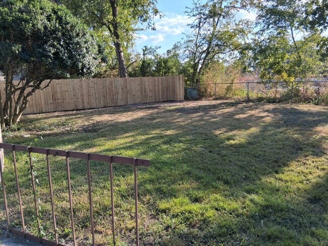 7515 Brush Wood Dr in Houston, TX - Foto de edificio - Building Photo