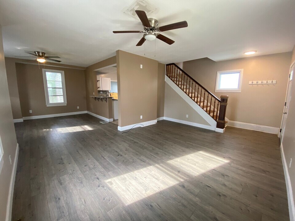 28 Plum St in Warren, PA - Building Photo
