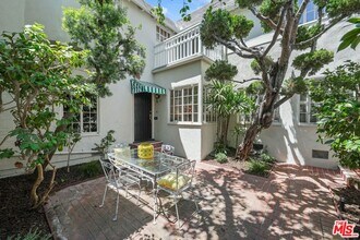 9677 Charleville Blvd in Beverly Hills, CA - Building Photo - Building Photo