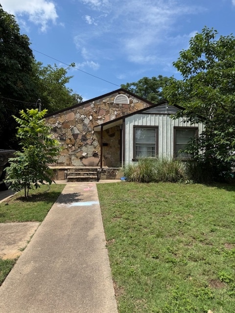2104 Houston Pl in Denton, TX - Foto de edificio - Building Photo