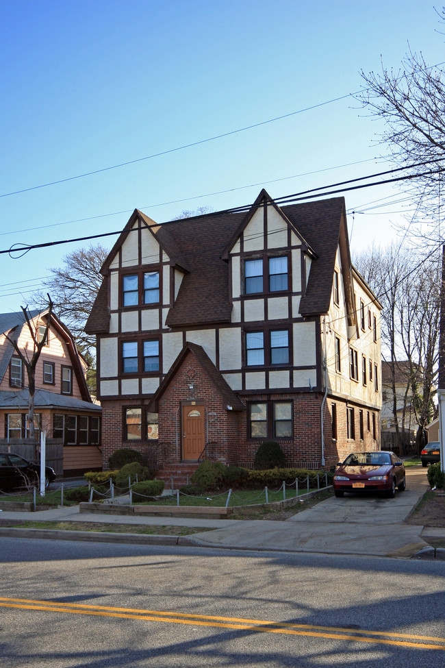 322 Washington St in Hempstead, NY - Building Photo - Building Photo