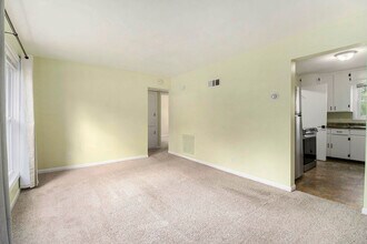 2721 Glendale Blvd in Kalamazoo, MI - Building Photo - Building Photo