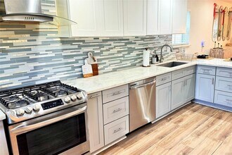 12407 Whittington Dr in Houston, TX - Foto de edificio - Building Photo