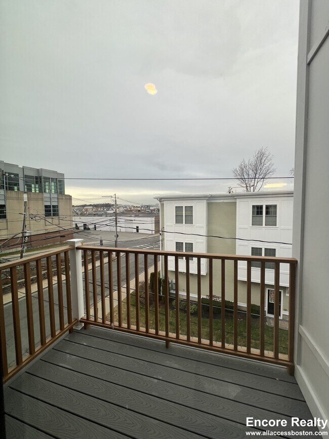 22 Everett St, Unit 157-303