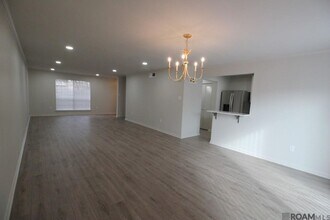 10111 Jefferson Hwy in Baton Rouge, LA - Building Photo - Building Photo