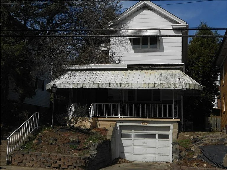 909 Gaskill Ave in Jeannette, PA - Building Photo