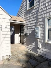 609 Hunting Hill Ave in Middletown, CT - Building Photo - Building Photo