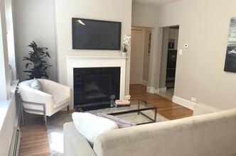630 W Waveland Ave, Unit 2D in Chicago, IL - Building Photo - Building Photo
