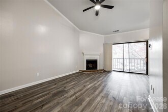 4158 Charlotte Hwy in Clover, SC - Foto de edificio - Building Photo