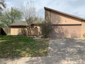 9338 Evening Star Ln in Corpus Christi, TX - Building Photo