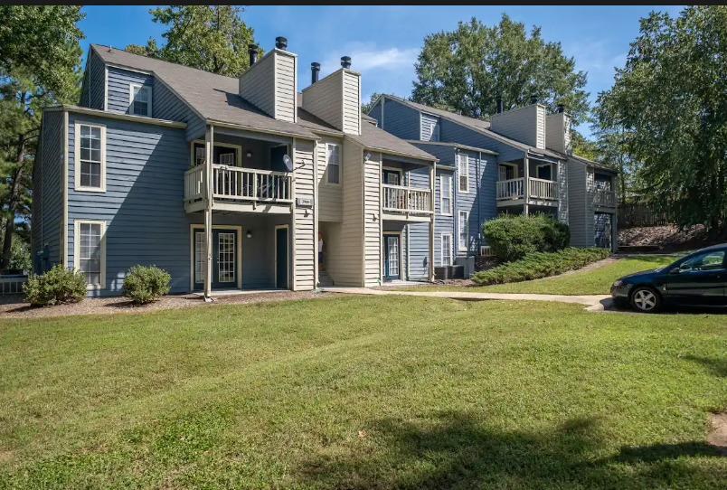 The Oaks Apartments in Raleigh, NC - Building Photo