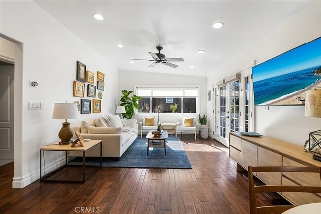 737 Griffith Way in Laguna Beach, CA - Foto de edificio - Building Photo