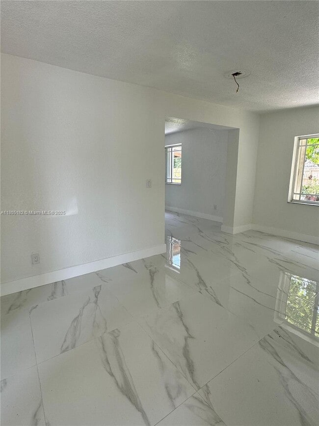 10101 Ingraham Ave Rd in Cutler Bay, FL - Building Photo - Building Photo