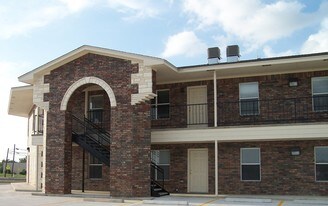 411 E Central TX Expwy Apartments