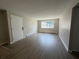 104.5 Washington St in Ayer, MA - Building Photo