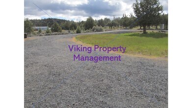 2739 SE Bonnie Rd in Prineville, OR - Building Photo - Building Photo