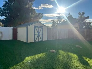 437 Rian Noelle Ct in Bakersfield, CA - Building Photo - Building Photo