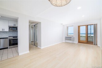 440 W Broadway in Long Beach, NY - Building Photo - Building Photo