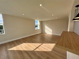16546 NE 26th Ave in North Miami Beach, FL - Building Photo