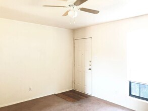 1104 Leslie Cir, Unit Apt B in Killeen, TX - Foto de edificio - Building Photo
