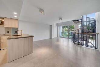 1500 Bay Rd, Unit T-1522 in Miami Beach, FL - Building Photo - Building Photo