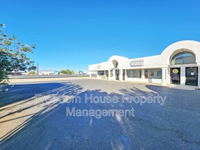 311 S Frontage Rd in Pahrump, NV - Building Photo - Building Photo