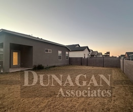 3812 Honeysuckle Dr in Carlsbad, NM - Building Photo - Building Photo