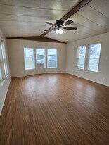 2020 Ua Ave in Emmett, ID - Building Photo