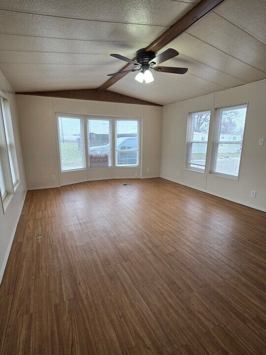 2020 Ua Ave in Emmett, ID - Building Photo