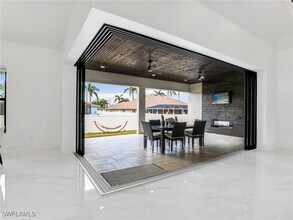 2506 SW 24th Ct in Cape Coral, FL - Foto de edificio - Building Photo