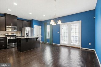 7408 Wild Honey Way in Elkridge, MD - Building Photo - Building Photo