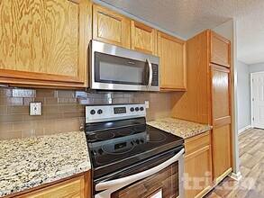 208 E Waverly Pl Ct in Columbia, SC - Building Photo - Building Photo